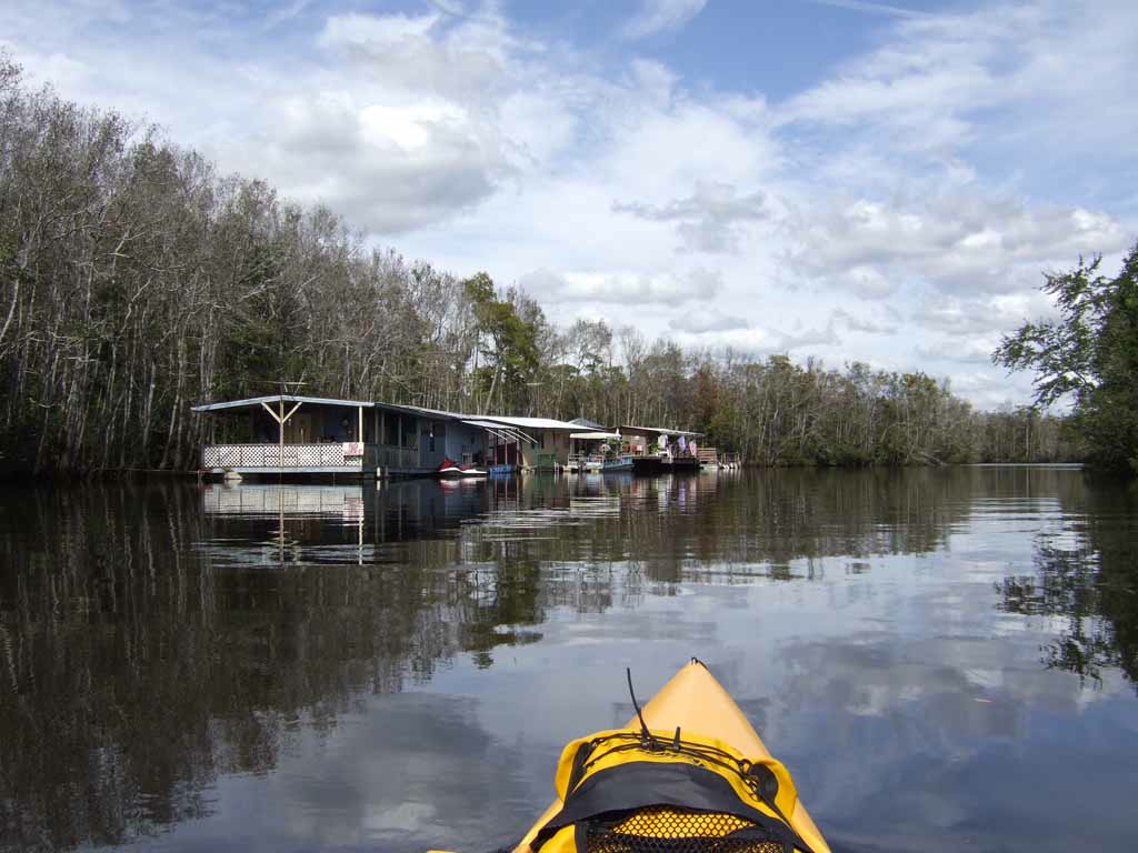 houseboat